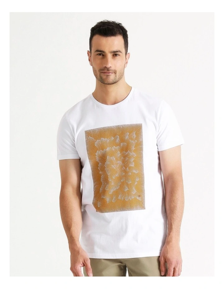 Buy ❤️ Yubu Napa Artists X Blaq Denise Johnson X Blaq Water Dreaming Placement Print Tee In White 🧨 6 Buy ❤️ Yubu Napa Artists X Blaq Denise Johnson X Blaq Water Dreaming Placement Print Tee In White 🧨 - Image 6