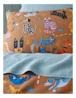 Brand new 😍 Sophie Beer Playful Pets Coverlet In Assorted 🎁 -Fitbit Shop unnamed file 583