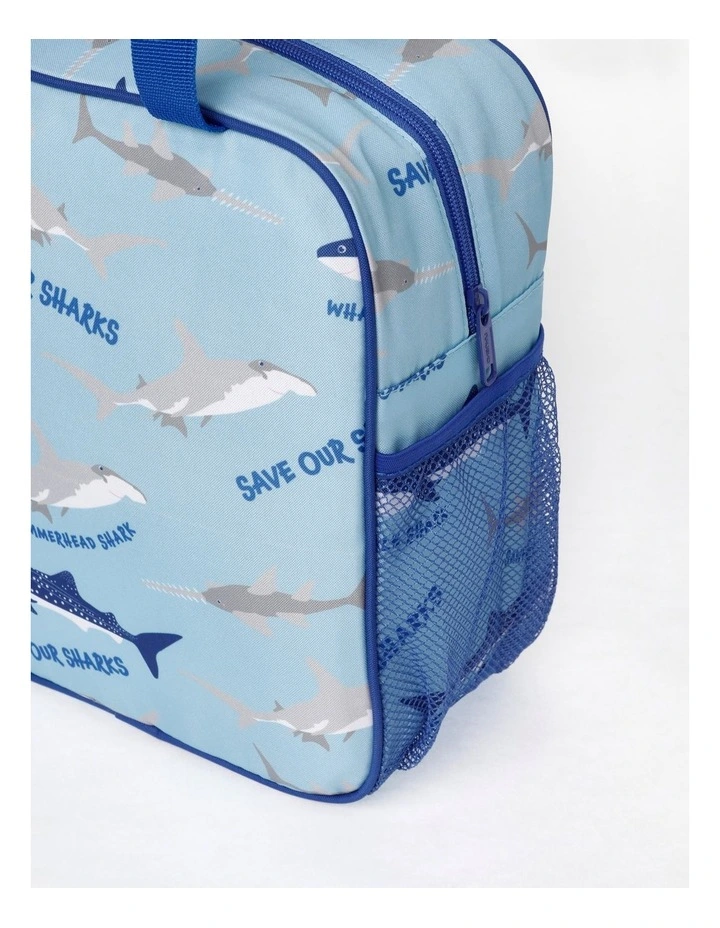 Discount ❤️ Australian Marine Conservation Society Save Our Sharks Kids Lunch Bag 27x25x12cm In Blue 🧨 3 Discount ❤️ Australian Marine Conservation Society Save Our Sharks Kids Lunch Bag 27x25x12cm In Blue 🧨 - Image 3